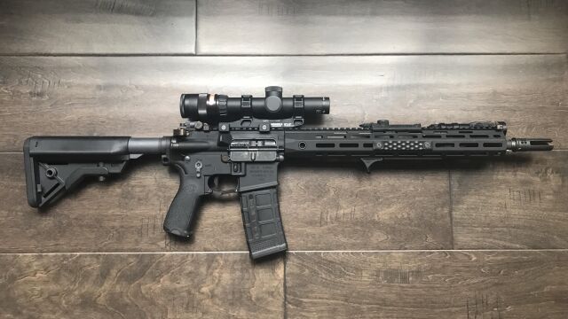Airsoft Artisan KAC URX4 スタイル M-LOK ハンドガード Black (AEG/GBB/PTW)